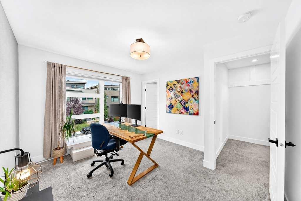 1703 31 Avenue Sw, Calgary, AB - Indoor Photo Showing Office