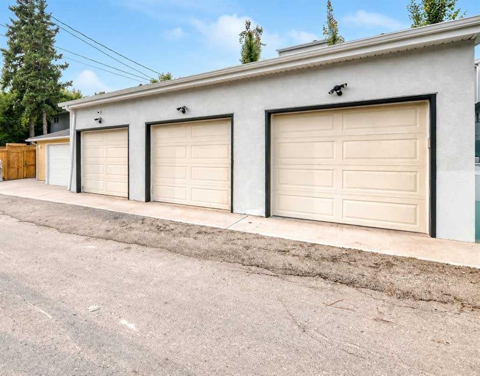 1703 31 Avenue Sw, Calgary, AB - Outdoor With Exterior