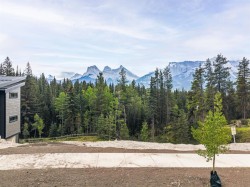 442 Mountian Tranquility Place Canmore, AB T1W 0P3
