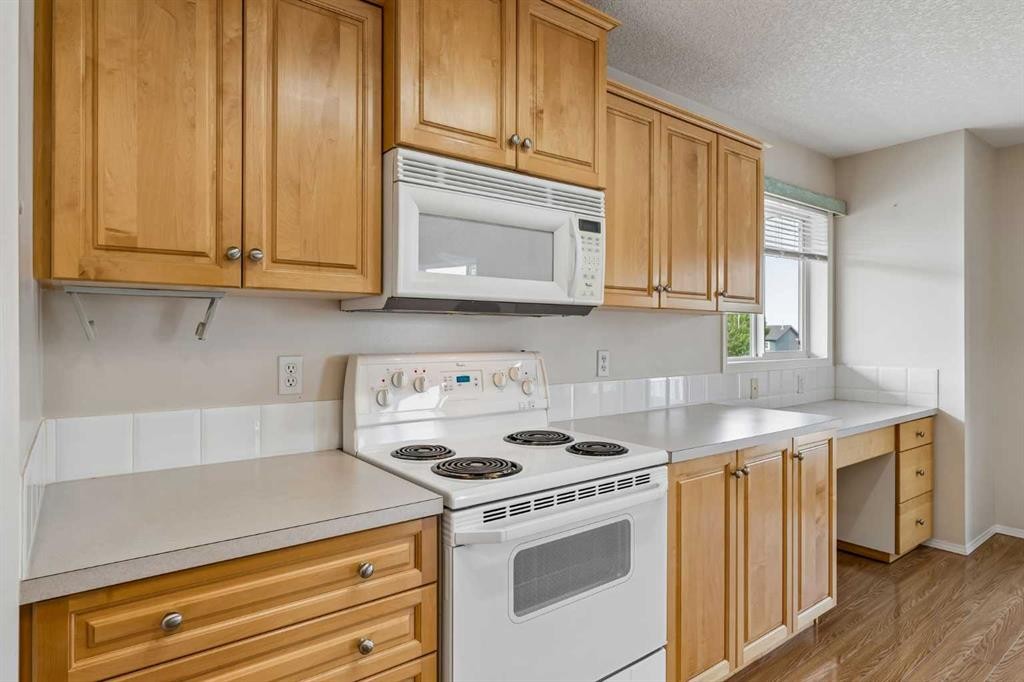 41 Panorama Hills Way Nw, Calgary, AB - Indoor Photo Showing Kitchen