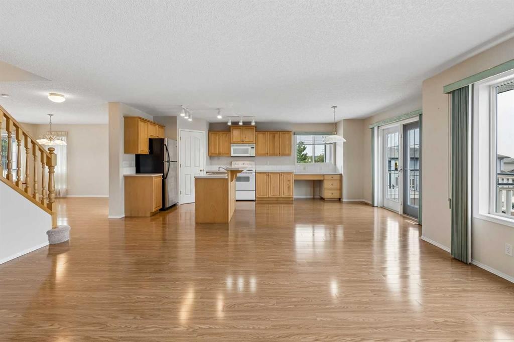 41 Panorama Hills Way Nw, Calgary, AB - Indoor Photo Showing Kitchen