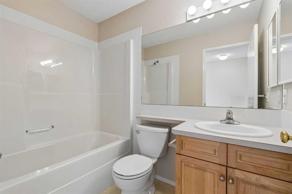 41 Panorama Hills Way Nw, Calgary, AB - Indoor Photo Showing Bathroom