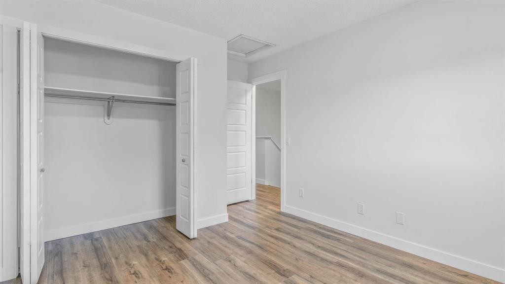15 Taraglen Court Ne, Calgary, AB - Indoor Photo Showing Other Room