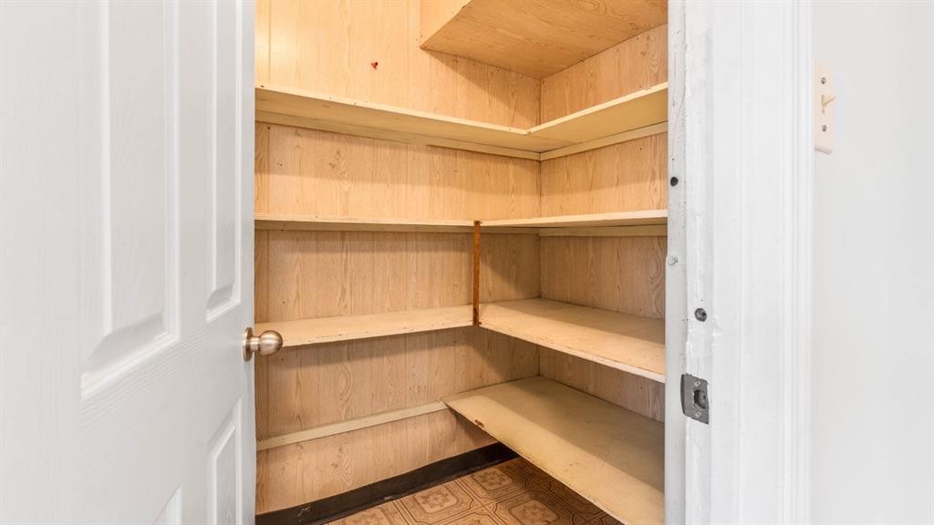 15 Taraglen Court Ne, Calgary, AB - Indoor