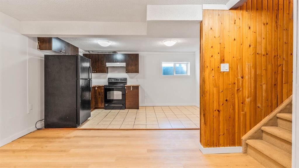 15 Taraglen Court Ne, Calgary, AB - Indoor