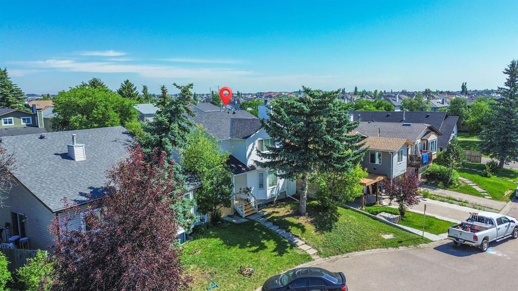 15 Taraglen Court Ne, Calgary, AB - Outdoor With View