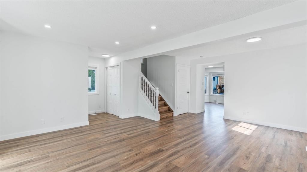 15 Taraglen Court Ne, Calgary, AB - Indoor Photo Showing Other Room