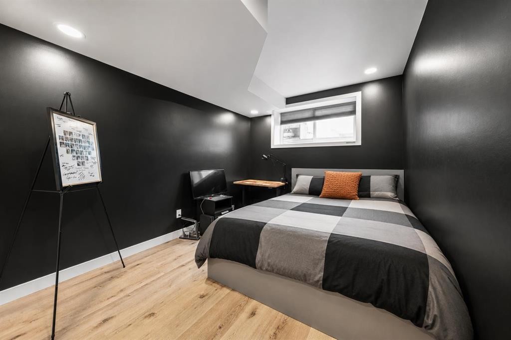 163 Taravista Street Ne, Calgary, AB - Indoor Photo Showing Bedroom