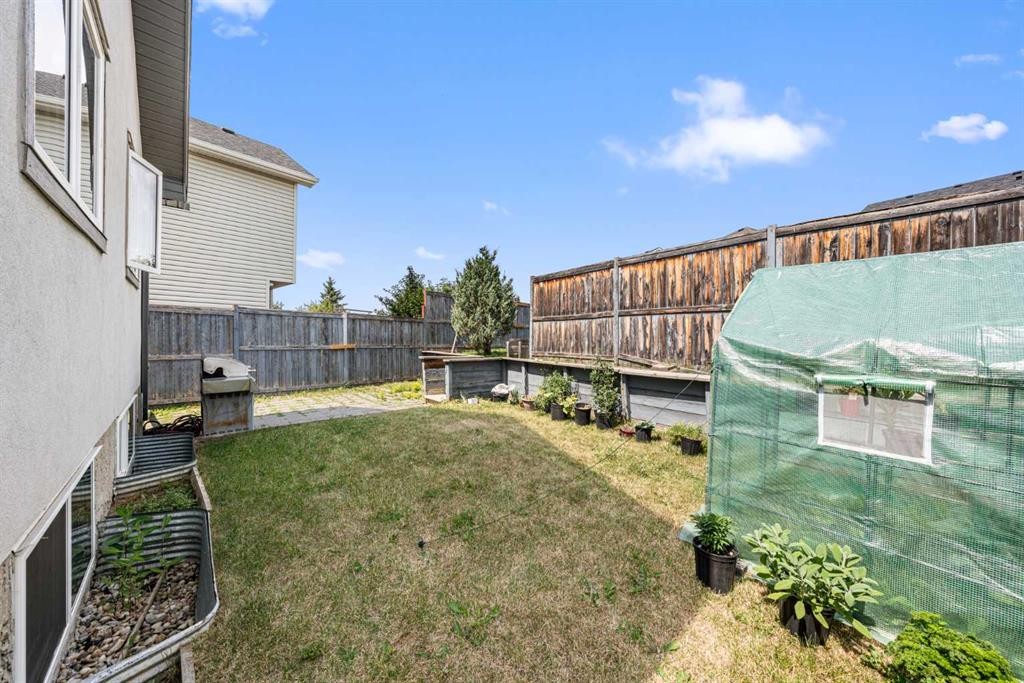 163 Taravista Street Ne, Calgary, AB - Outdoor