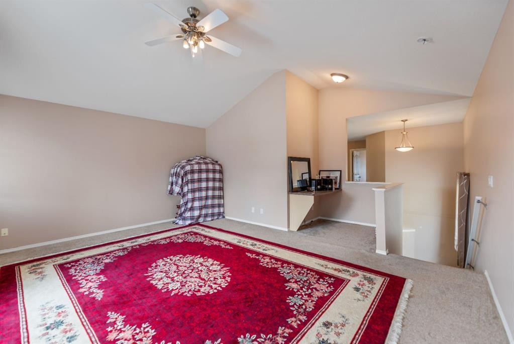 20 Saddlecrest Terrace Ne, Calgary, AB - Indoor Photo Showing Other Room