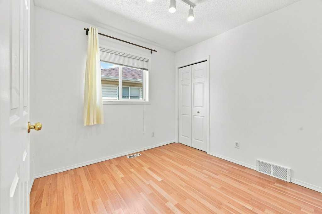 100 Coventry Road Ne, Calgary, AB - Indoor Photo Showing Other Room