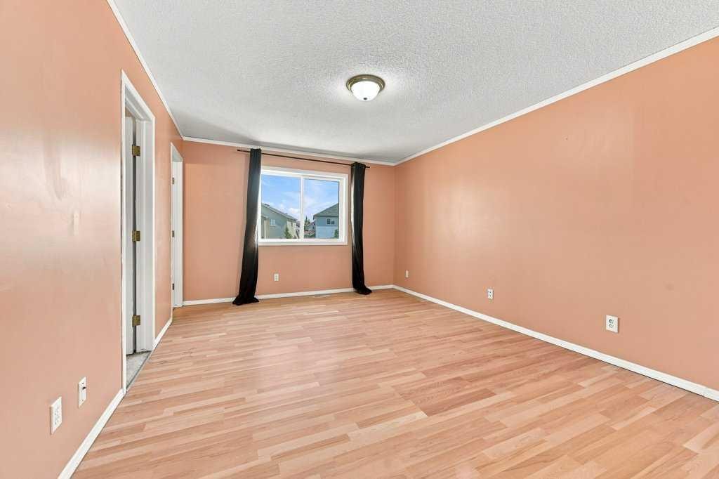 100 Coventry Road Ne, Calgary, AB - Indoor Photo Showing Other Room