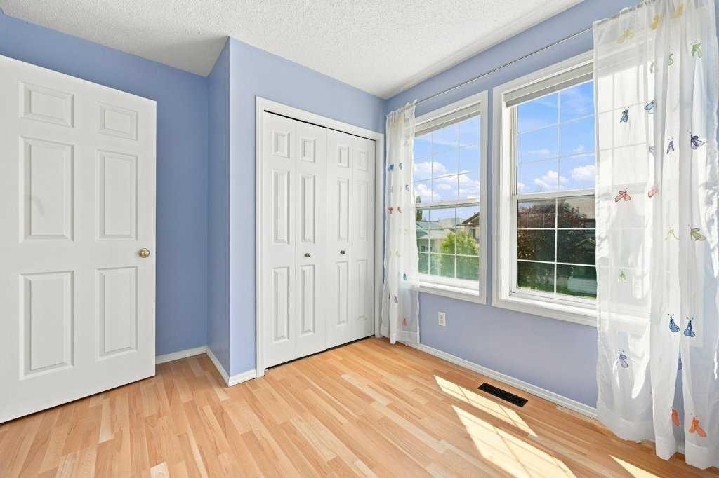 100 Coventry Road Ne, Calgary, AB - Indoor Photo Showing Other Room