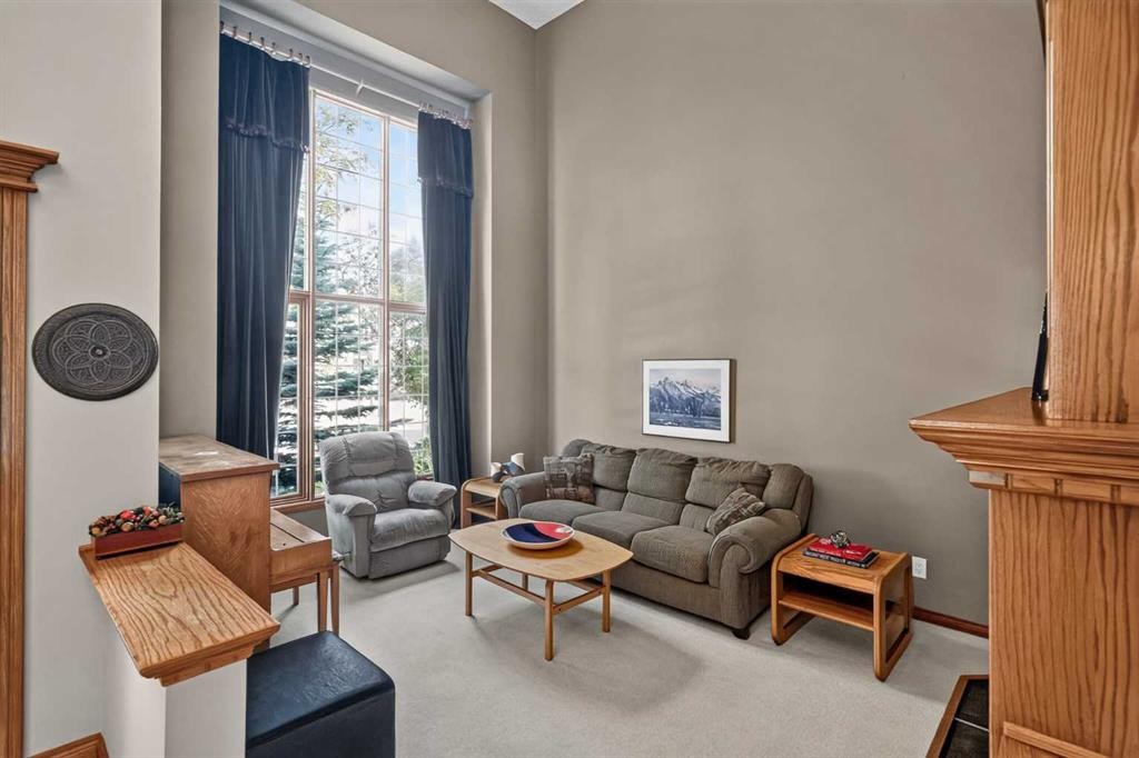 134 Schiller Crescent Nw, Calgary, AB - Indoor