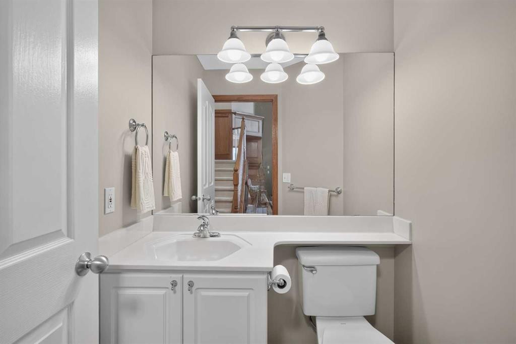 134 Schiller Crescent Nw, Calgary, AB - Indoor Photo Showing Bathroom