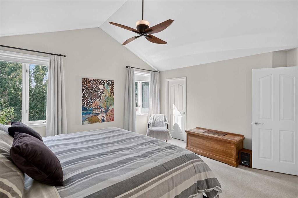 134 Schiller Crescent Nw, Calgary, AB - Indoor Photo Showing Bedroom