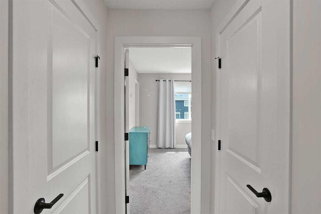 1139 Lanark Boulevard Se, Airdrie, AB - Indoor Photo Showing Other Room
