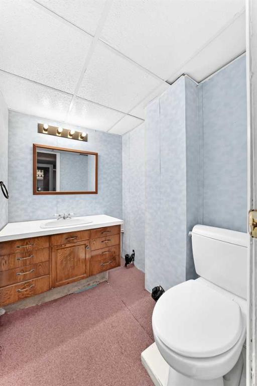 128 Erin Woods Drive Se, Calgary, AB - Indoor Photo Showing Bathroom