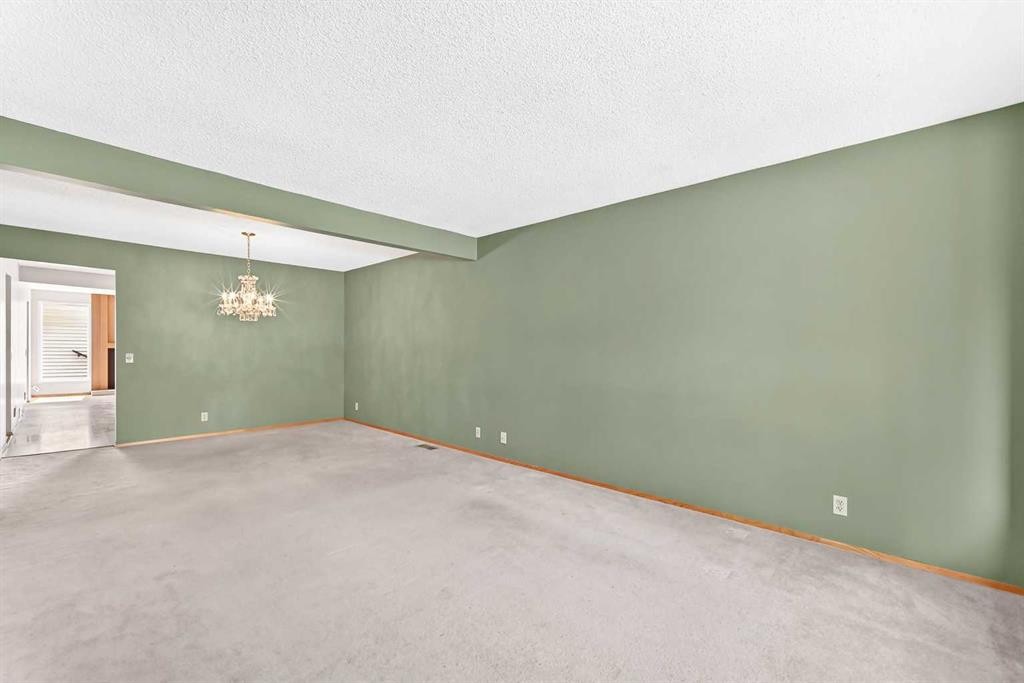 128 Erin Woods Drive Se, Calgary, AB - Indoor Photo Showing Other Room