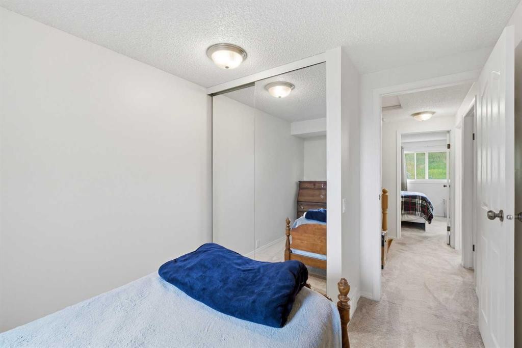 12-800 Bowcroft Place, Cochrane, AB - Indoor
