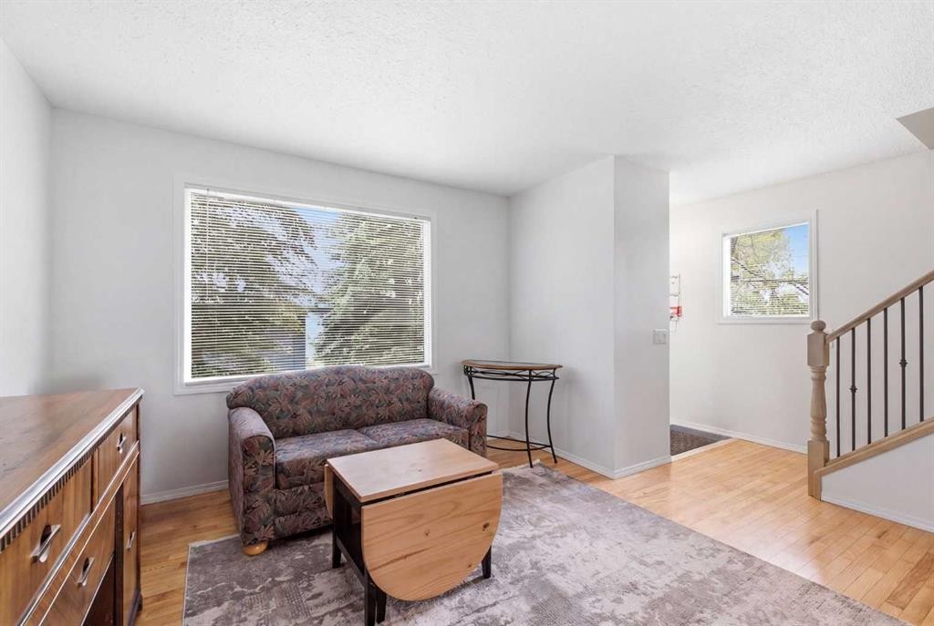 12-800 Bowcroft Place, Cochrane, AB - Indoor