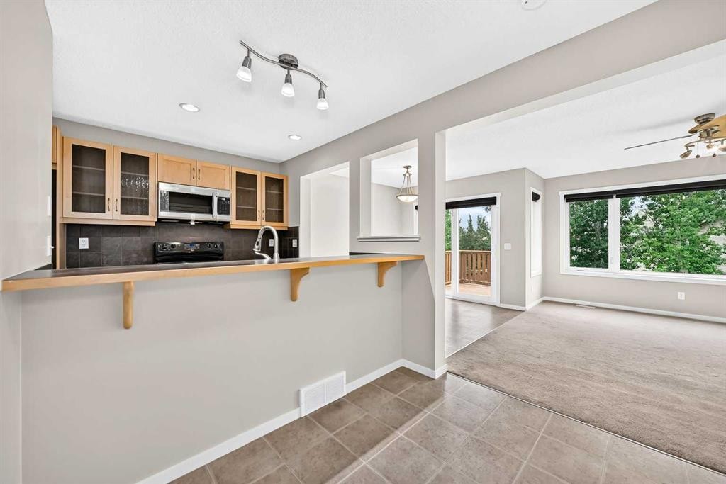 108 Sage Valley Drive Nw, Calgary, AB - Indoor Photo Showing Kitchen