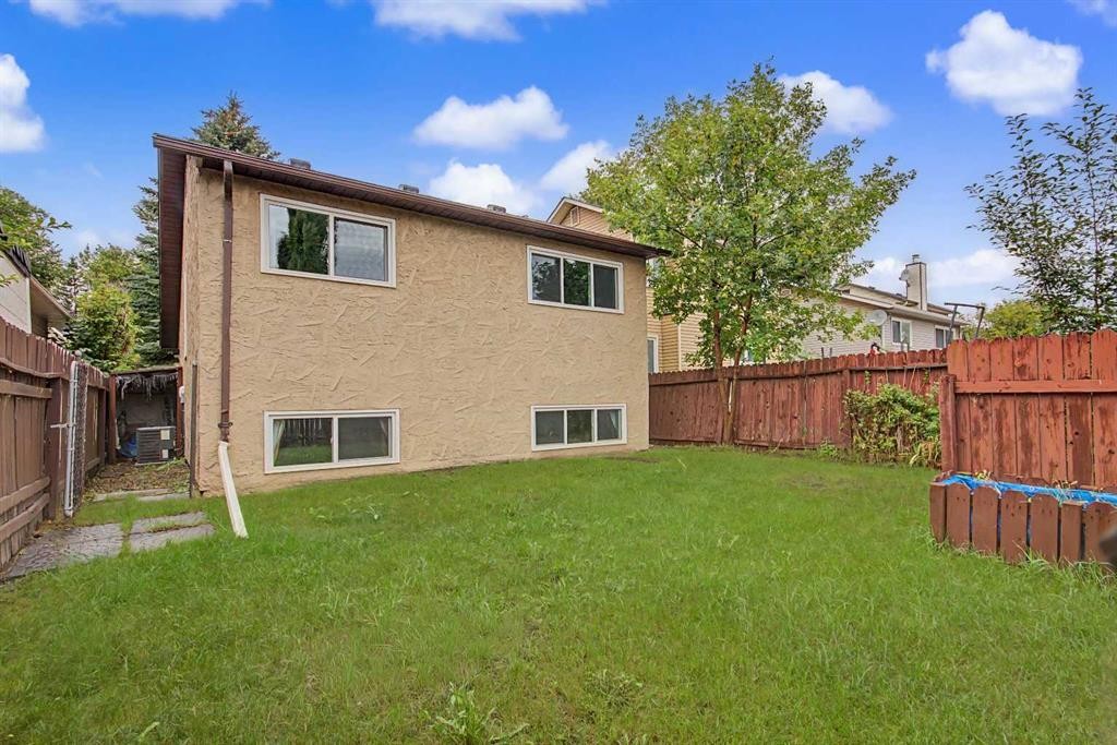 115 Mckenna Crescent Se, Calgary, AB - Outdoor