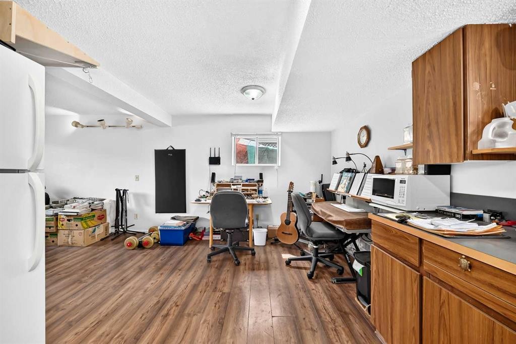 1117 8 Street Se, Calgary, AB - Indoor