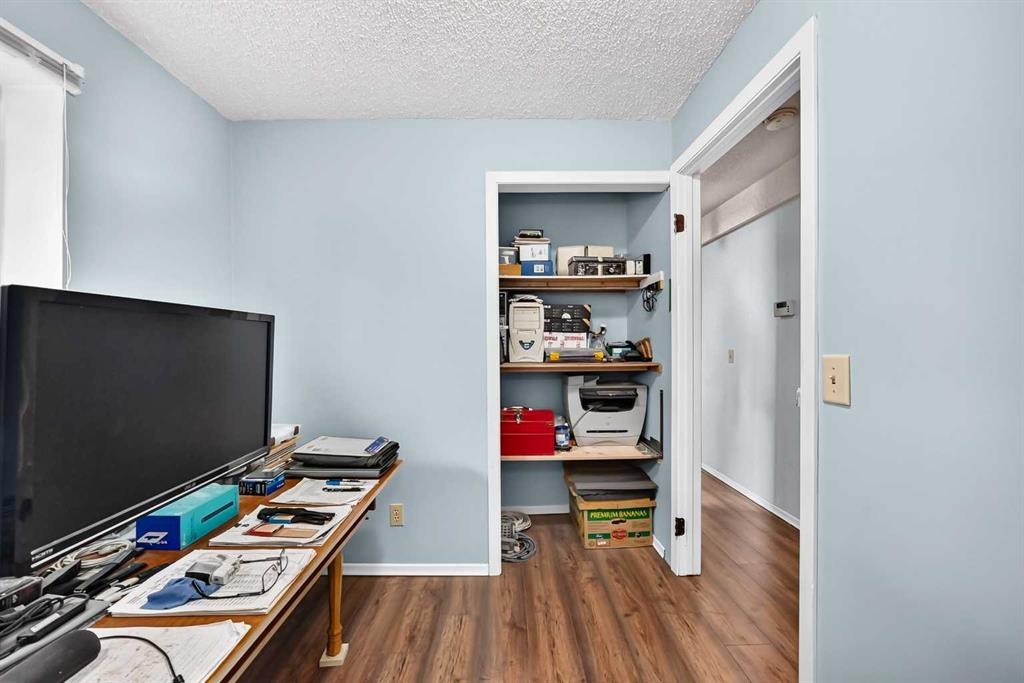 1117 8 Street Se, Calgary, AB - Indoor