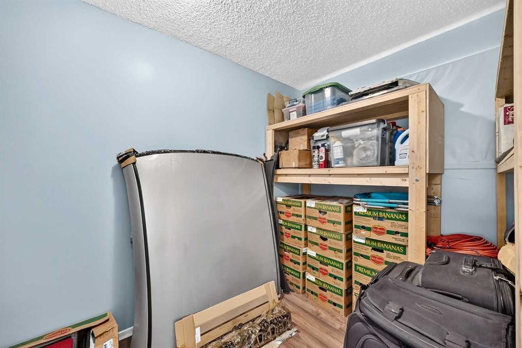 1117 8 Street Se, Calgary, AB - Indoor