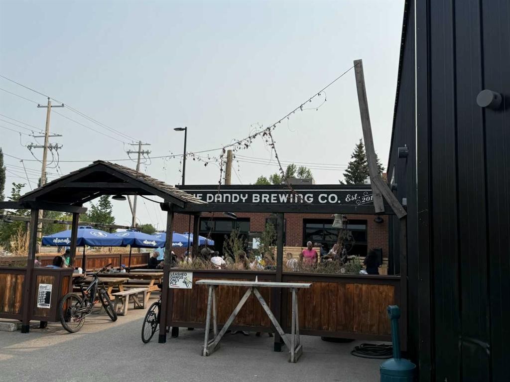 1117 8 Street Se, Calgary, AB - Outdoor