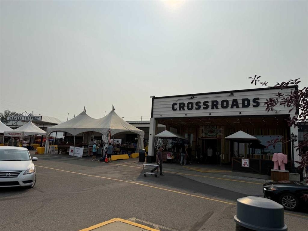1117 8 Street Se, Calgary, AB - Outdoor