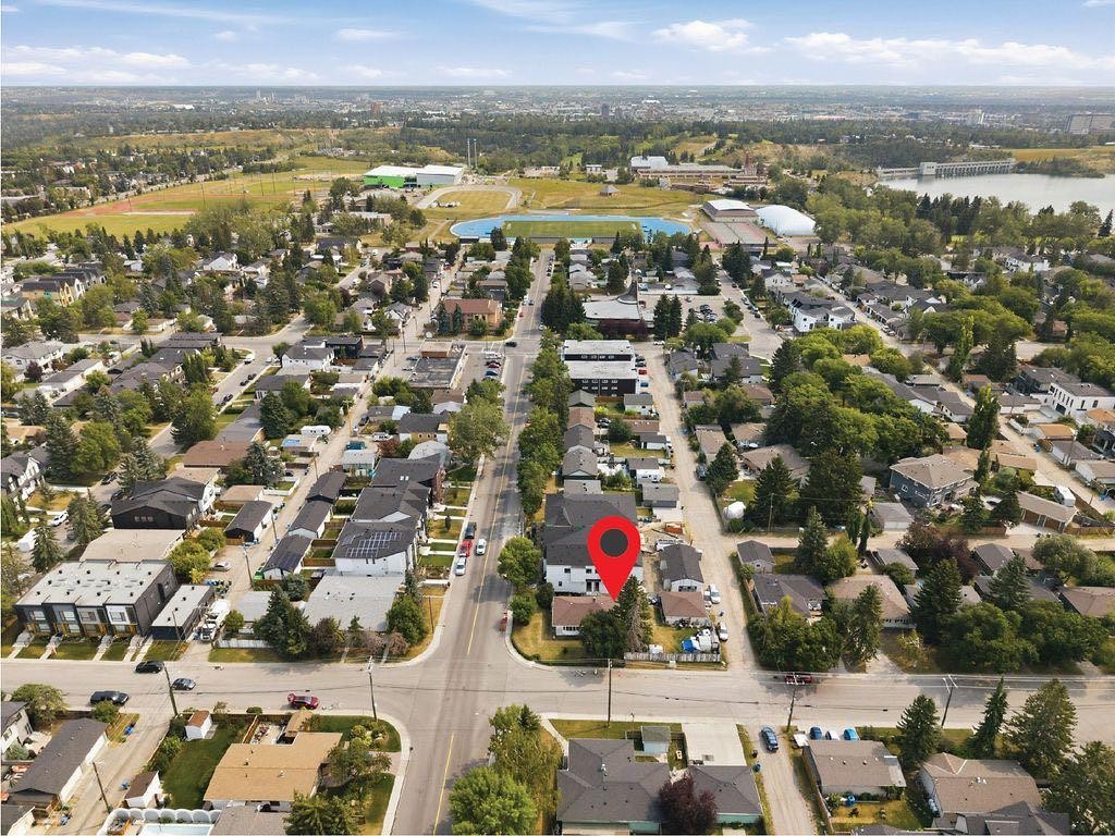 5604 21 Street Sw, Calgary, AB - Outdoor With View