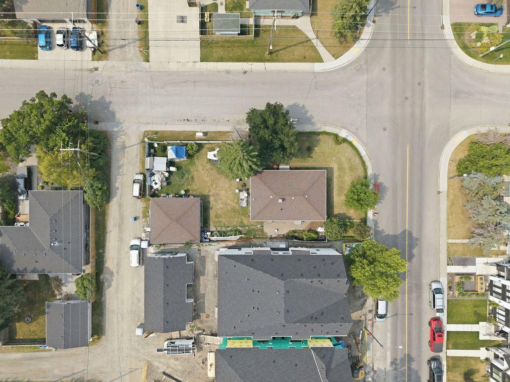 5604 21 Street Sw, Calgary, AB - Outdoor With View