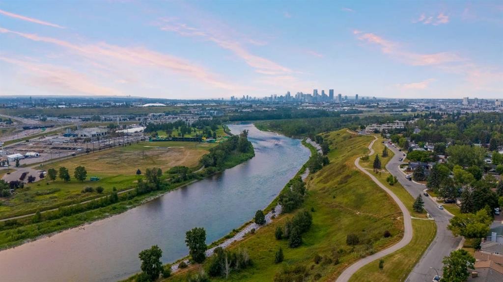 239 Lynnover Place Se, Calgary, AB - Outdoor With View
