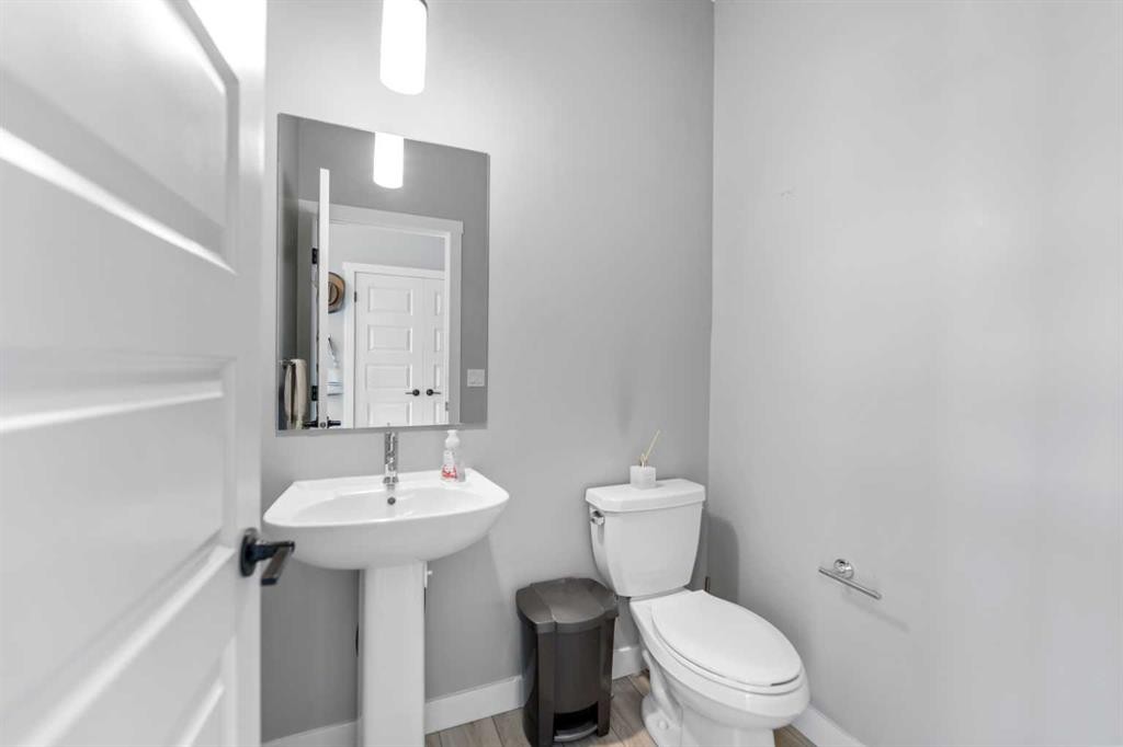 75 Homestead Park Ne, Calgary, AB - Indoor Photo Showing Bathroom
