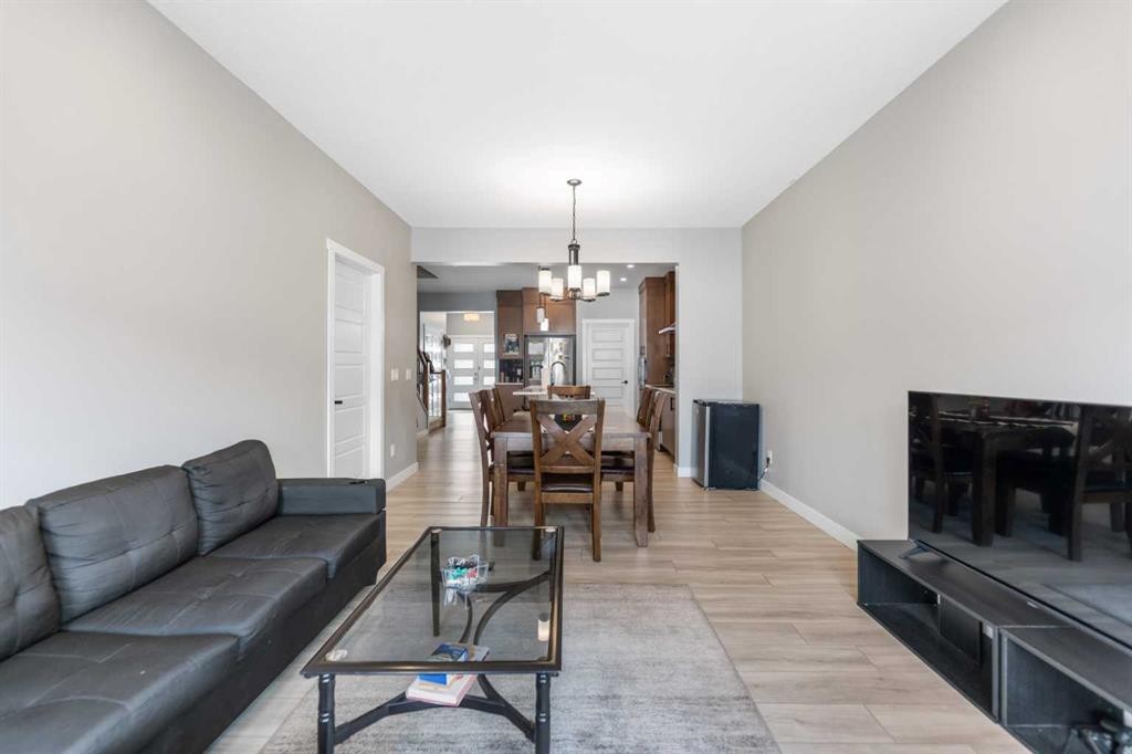 75 Homestead Park Ne, Calgary, AB - Indoor Photo Showing Living Room