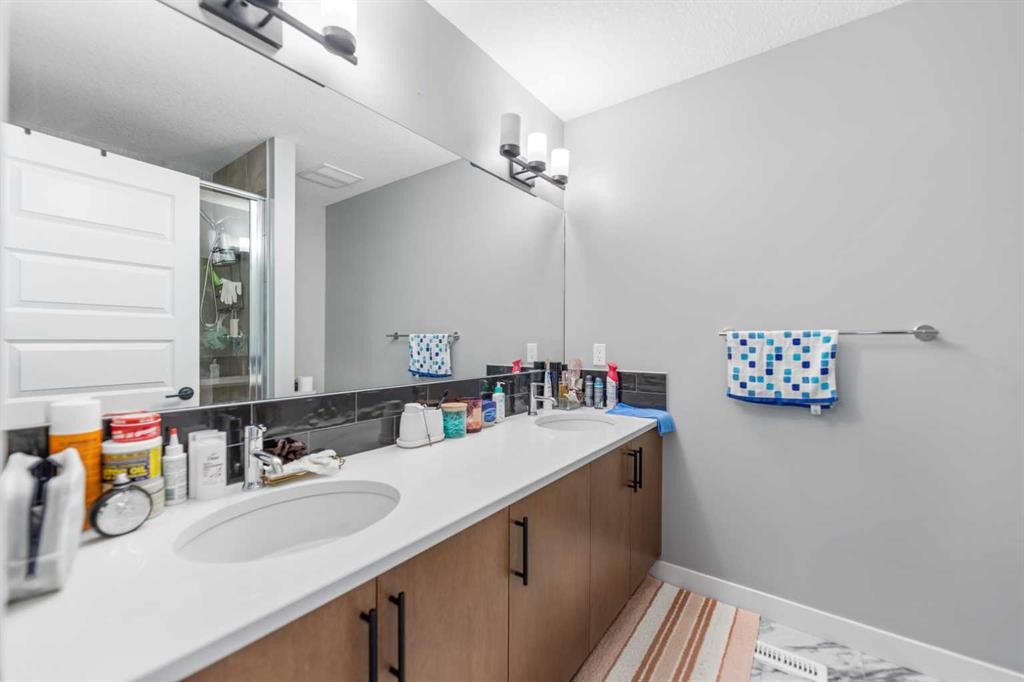 75 Homestead Park Ne, Calgary, AB - Indoor Photo Showing Bathroom