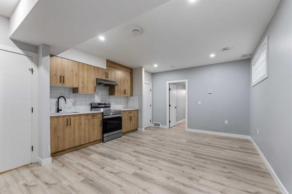 75 Homestead Park Ne, Calgary, AB - Indoor Photo Showing Kitchen