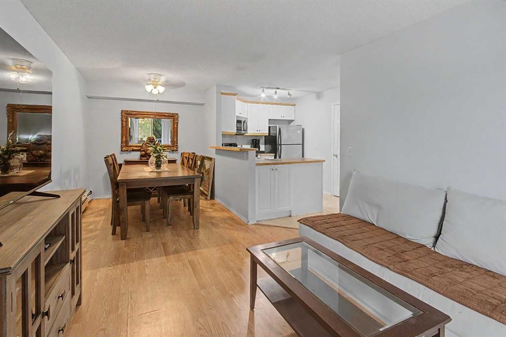 101-7724 Bowness Road Nw, Calgary, AB - Indoor