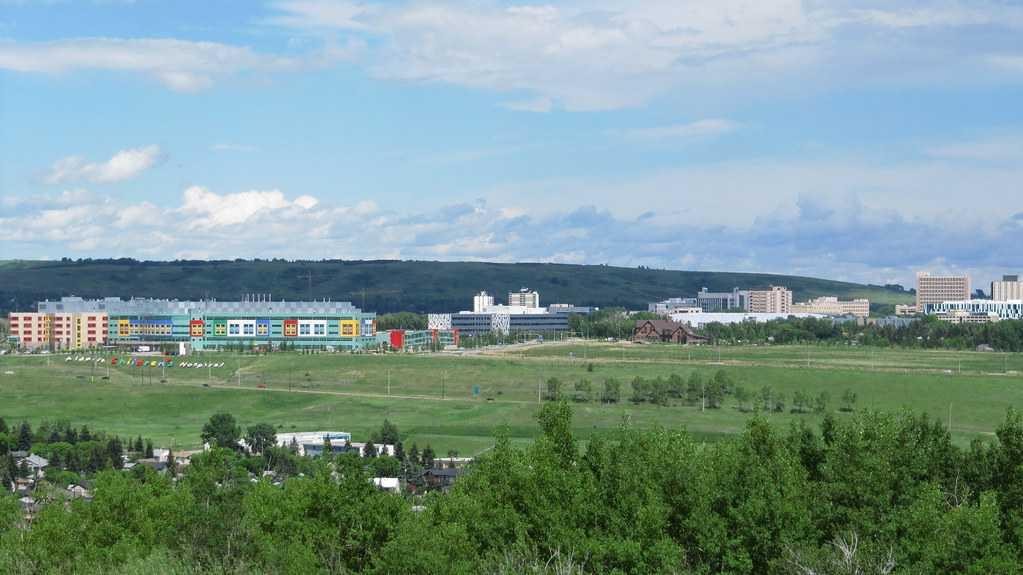 101-7724 Bowness Road Nw, Calgary, AB - Outdoor With View