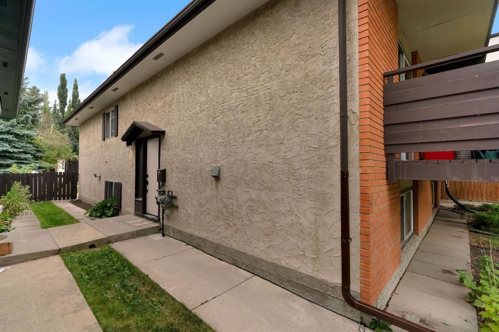 431 37 Street Sw, Calgary, AB - Outdoor With Exterior