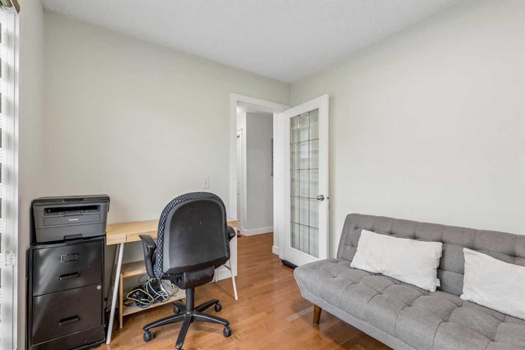 3444 3 Avenue Nw, Calgary, AB - Indoor Photo Showing Other Room