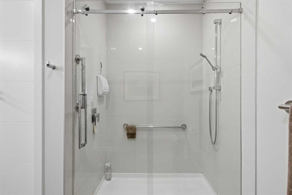 508-24 Mahogany Path Se, Calgary, AB - Indoor Photo Showing Bathroom