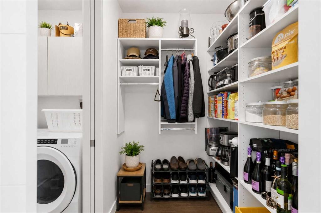 508-24 Mahogany Path Se, Calgary, AB - Indoor Photo Showing Laundry Room