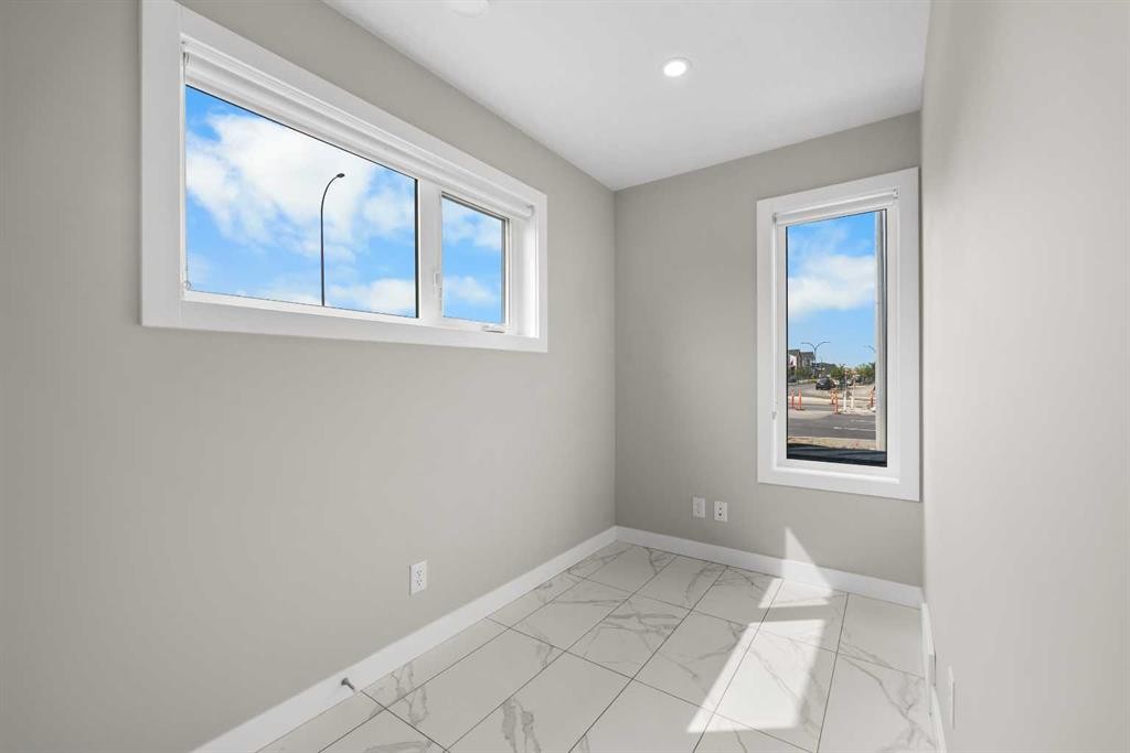 615 Evanston Link Nw, Calgary, AB - Indoor Photo Showing Other Room