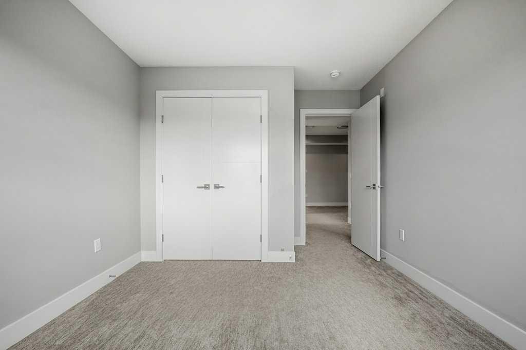 637 14 Avenue Ne, Calgary, AB - Indoor Photo Showing Other Room