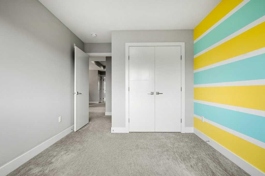 637 14 Avenue Ne, Calgary, AB - Indoor Photo Showing Other Room