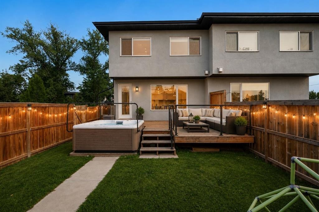 637 14 Avenue Ne, Calgary, AB - Outdoor With Deck Patio Veranda
