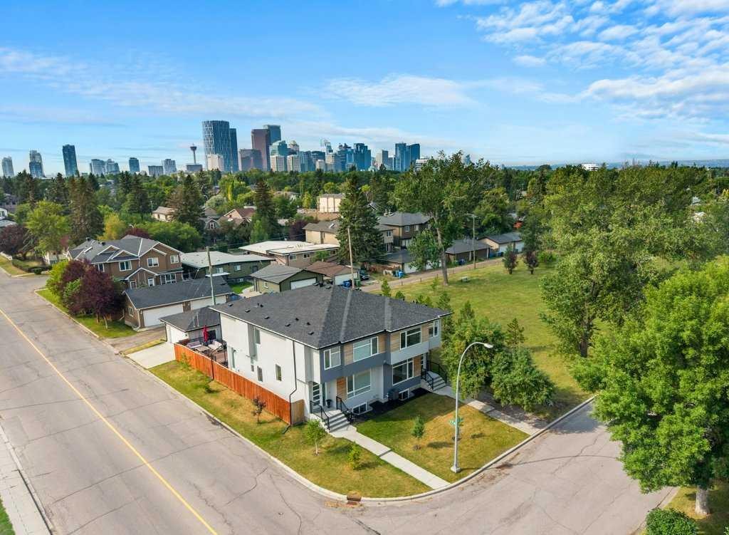 637 14 Avenue Ne, Calgary, AB - Outdoor With View